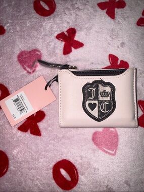 Juicy couture Queen of Everything wallet